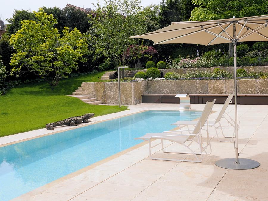 einladend – Villa mit Pool, Stuttgart-Heumaden